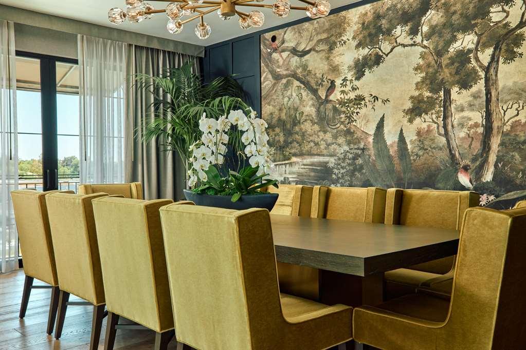 The Global Ambassador Otel Phoenix Restoran fotoğraf